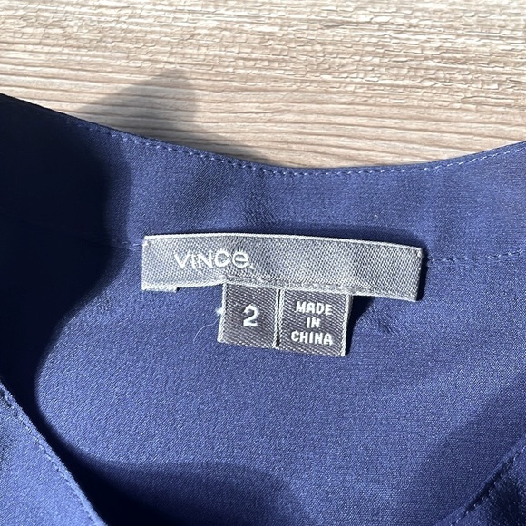 Vince Womens Silk Button Down blouse Size 2 Navy Classic Designer Luxury - Picture 5 of 10